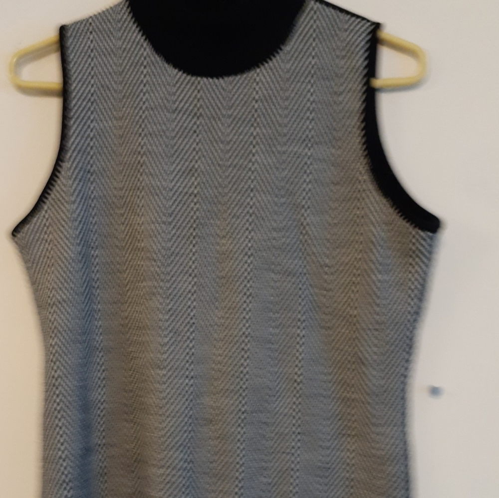 Turtle neck shirt sleeve